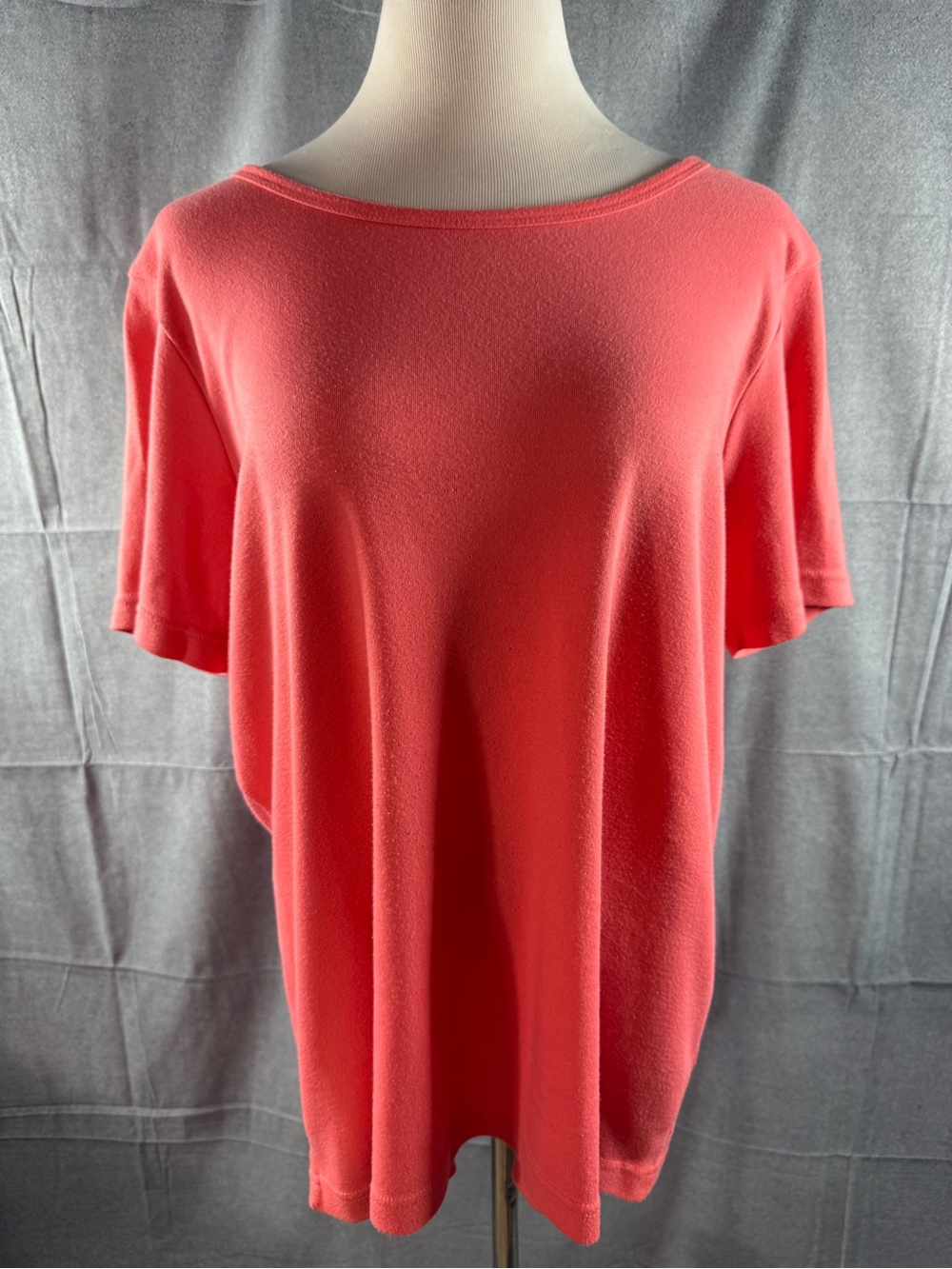 3217-Mainstreet Blues Vintage Women's Relaxed Crewneck Top in Coral